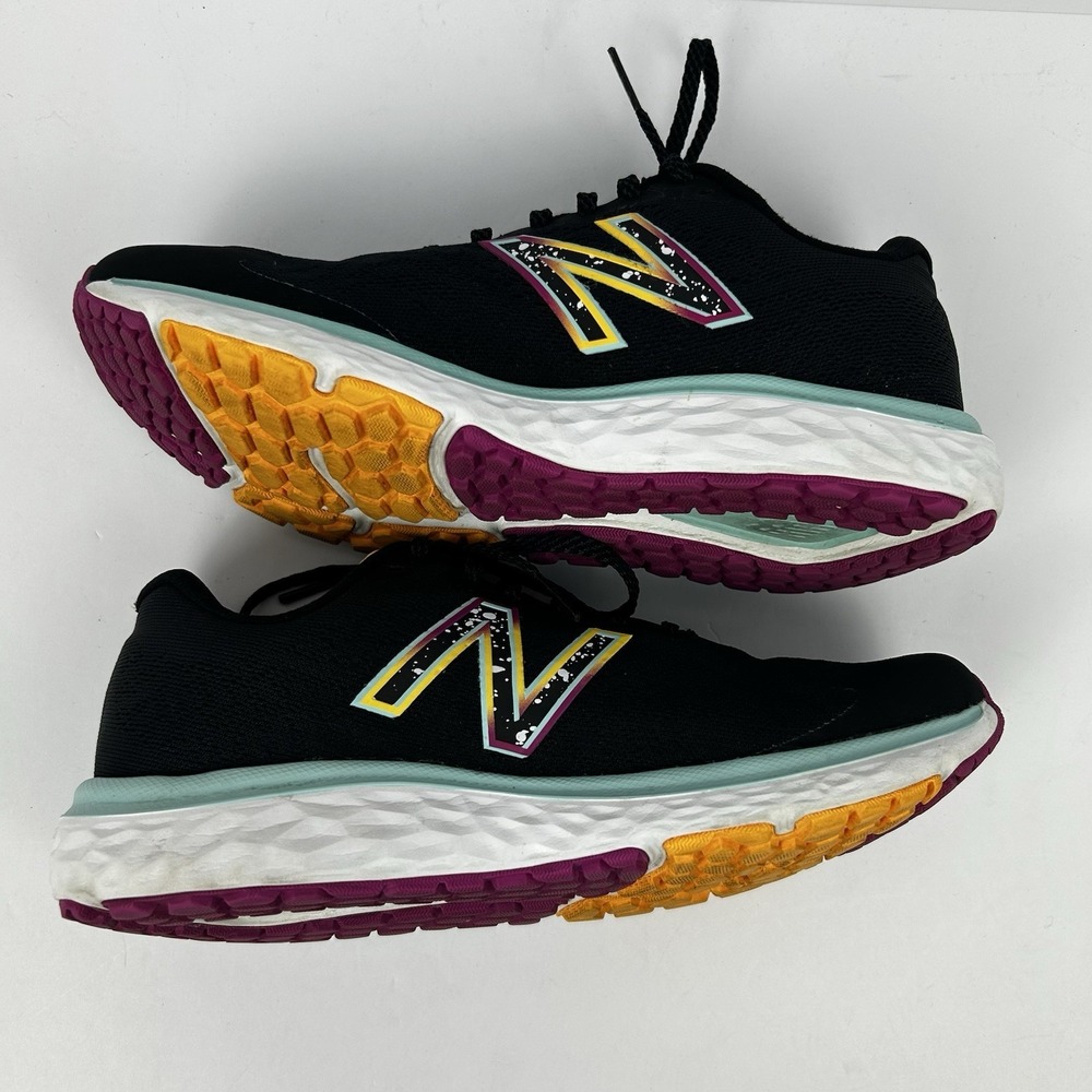 New Balance® (Women's 8 B) Fresh Foam™ Running Shoes in Black Surf - Picture 5 of 9